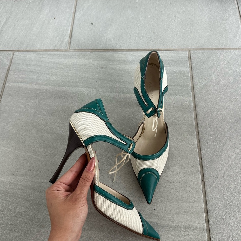 Vintage Gucci Two-Tone Teal and Cream Pointed Toe Heels